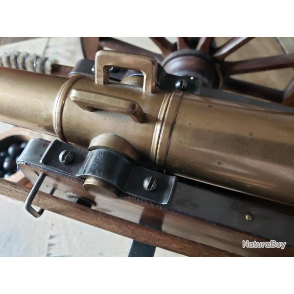 Belle pi�ce de maitrise ancienne de canon d'artillerie