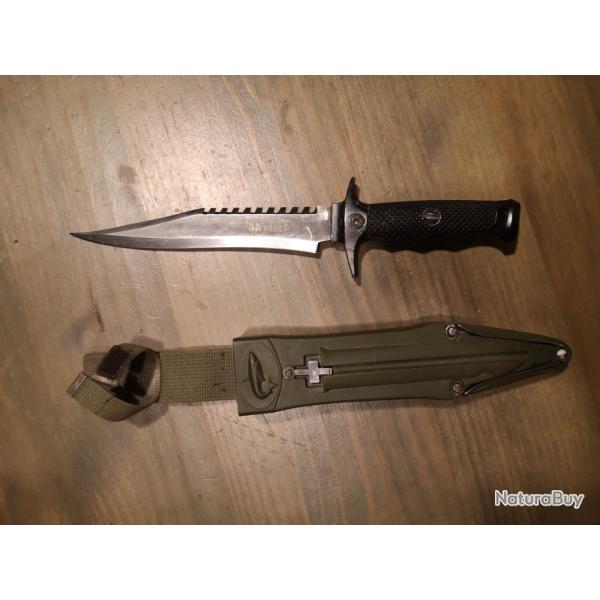 couteau poignard tactique Shark Black Stainless