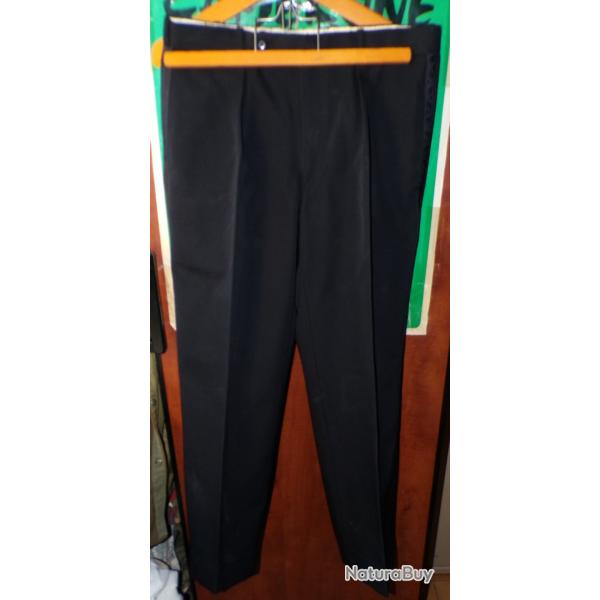 PANTALON NOIR D'UNIFORME DE CEREMONIE DE L'ARMEE FRANCAISE AVEC GALON NOIR LE LONG DES JAMBES , TAIL