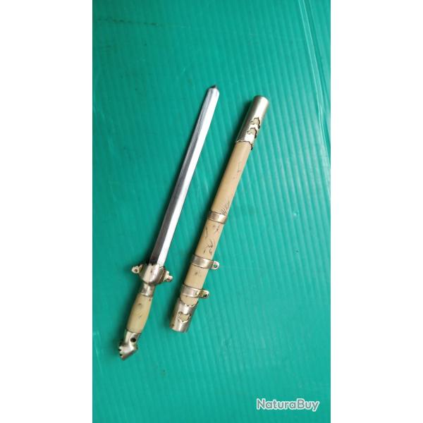 ANCIEN OUVRE LETTRES EPEE   KIEM  (  en miniature  )  &  SON FOURREAU   .  LG  :  145mm  .