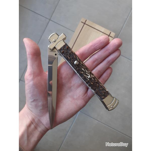 Couteau automatique italien cran d'arr�t stiletto type aga campolin Maltese bois de cerf