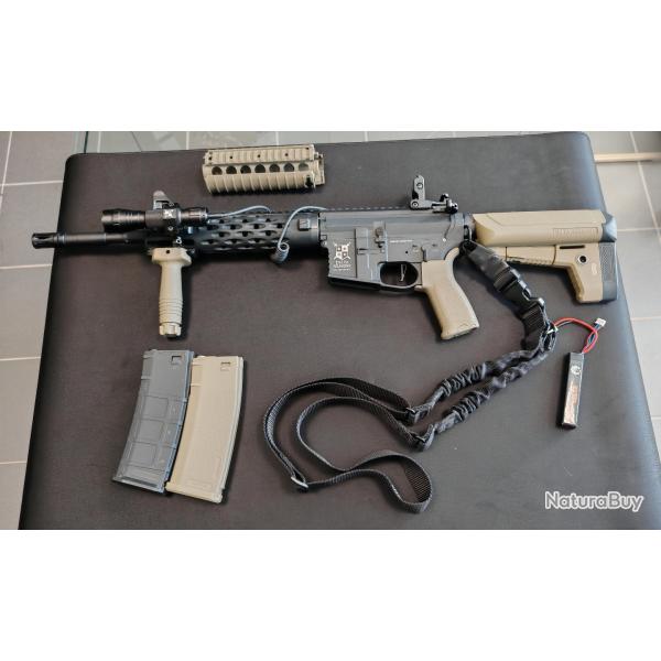 PACK COMPLET GARDE-MAIN CUSTOM DELTA ARMORY M4 RIS NOIR / TAN AEG 1J