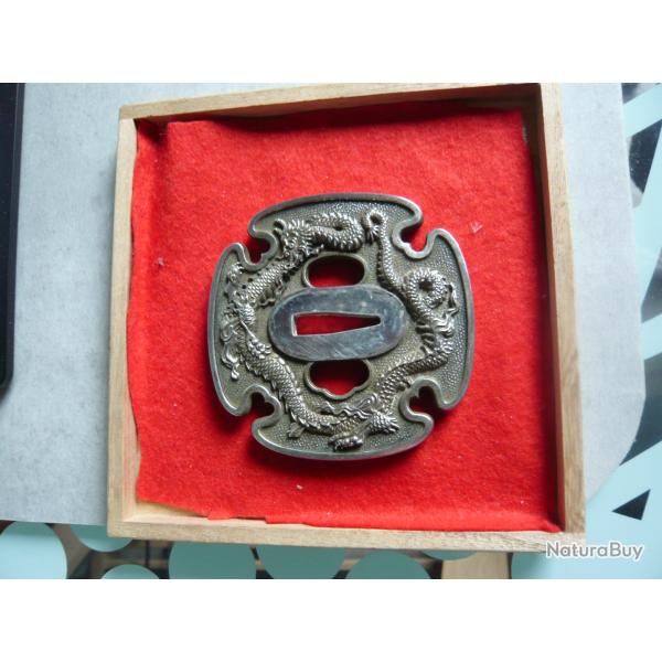 belle tsuba pour sabre tachi japonais