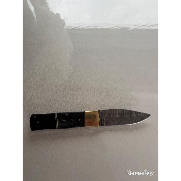 Beau Couteau Damas CouchesManche B�lier & R�sine Fabric Artisanale