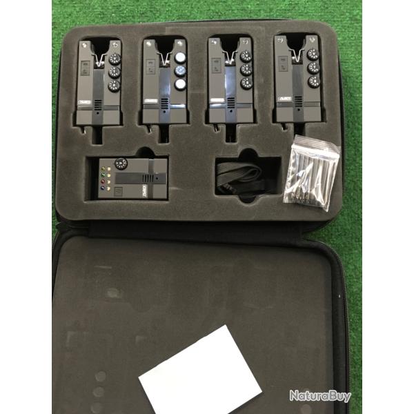 Coffret de 4 detecteurs Carpe MAD HI-T BITE-ALARM avec centrale