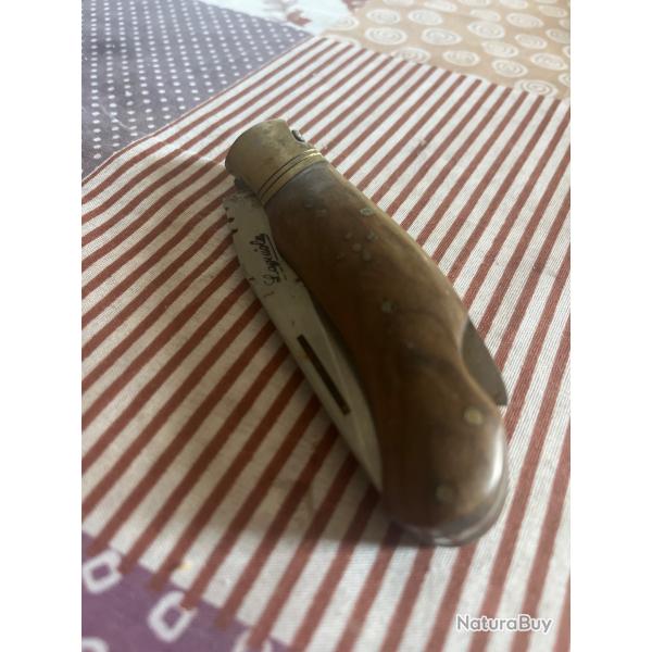 Couteau pliant a syst�me d'ouvertureLaguiole