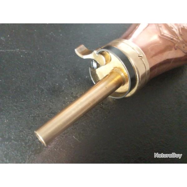 Poire � poudre noire avec gravure chien et oies ( calibre ??? )