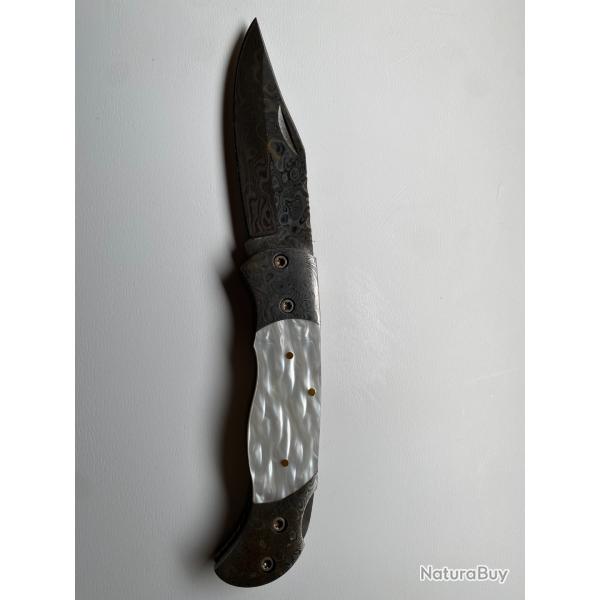 Couteau artisanal de forme Bowie lame damas