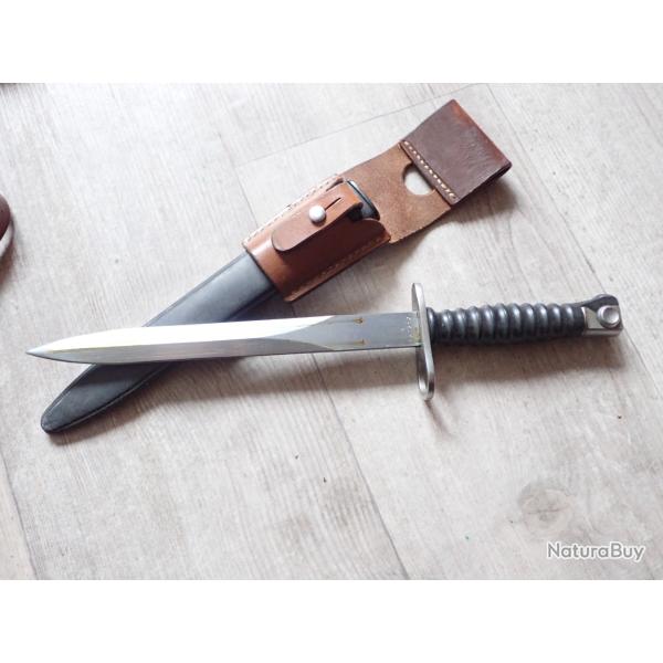 W 132310 Ba�onnette Suisse FASS 57 + porte fourreau