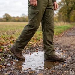 Pantalon homme Basic kaki polycoton 6 poches et genoux renforc&eacute;s