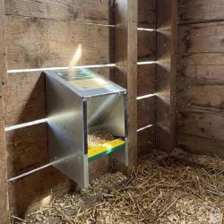 Mangeoire tr&eacute;mie galva 2,5 kg ProFeeder anti-gaspillage