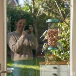 Mangeoire oiseaux m&eacute;tal &Oslash;9x20cm distributeur graines jardin