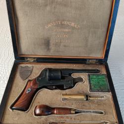 Coffret d'un r&eacute;volver 7mm Ernest Rochas