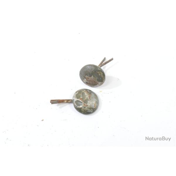 Lot 2 rivets de casque Tch�que Tch�coslovaque VZ28 VZ30 VZ32 d�fense passive. Bossel�s