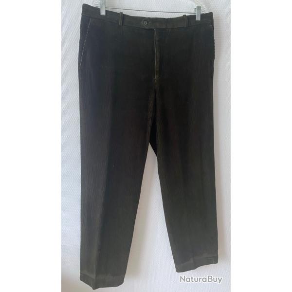 Pantalon velours c�tel� homme kaki fonc� Damart 104/52 5XL