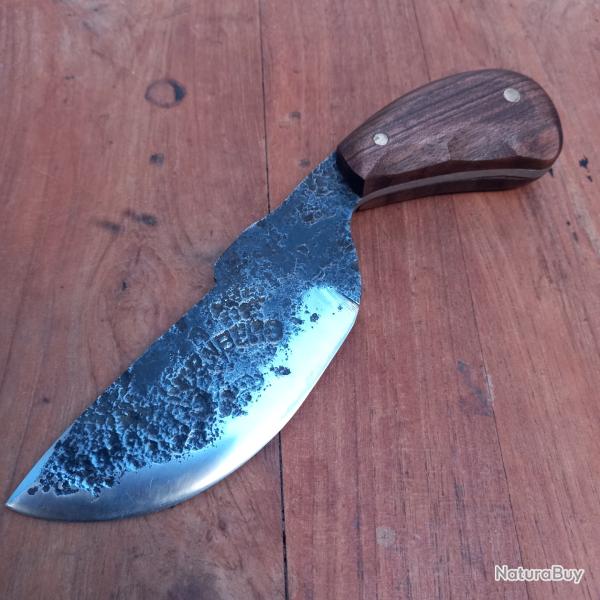 Gros Couteau Forg� Manche en Bois