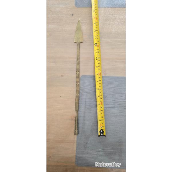 T�te de lance africaine ancienne en laiton grav� - ancienne colonie fran�aise