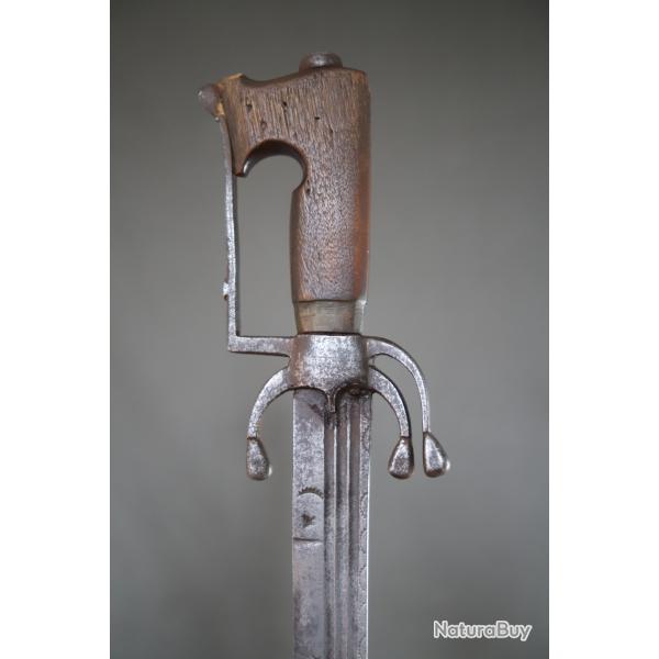 Sabre nimcha Marocain � forte lame Europ�enne - Maroc, 17�me si�cle (2)