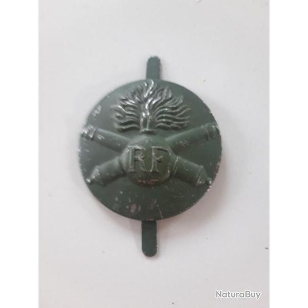 COCARDE M�TALLIQUE POUR CASQUE ADRIAN,MODELE ARTILLERIE