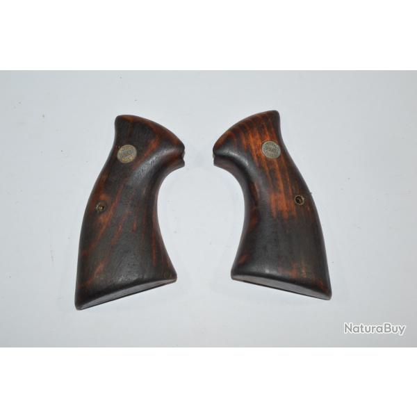 Plaquette pour revolver / pistolet bois � identifier   ASTRA (20A)