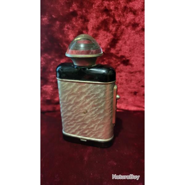 LAMPE DE POCHE ANCIENNE � D�ME - ANN�ES 1940/50 - M�TAL