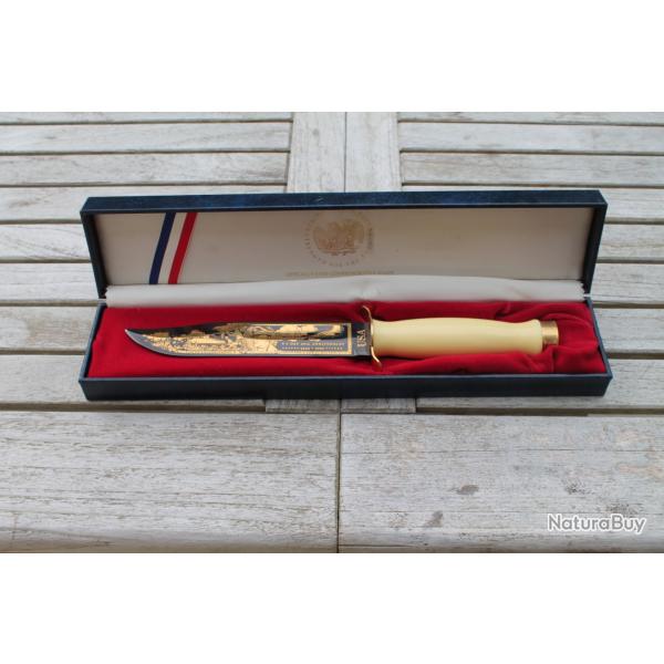 Poignard US comm�moratif WW2 en coffret