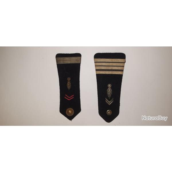 Lot d'�paulettes (3)