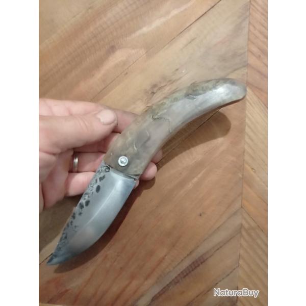 Couteau pliant deux clous forg� en acier carbone XC75 et b�lier