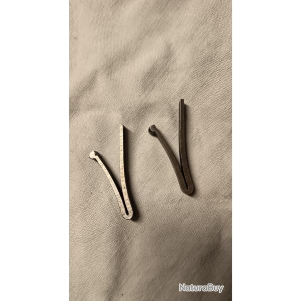 Paire de ressort en V (696)