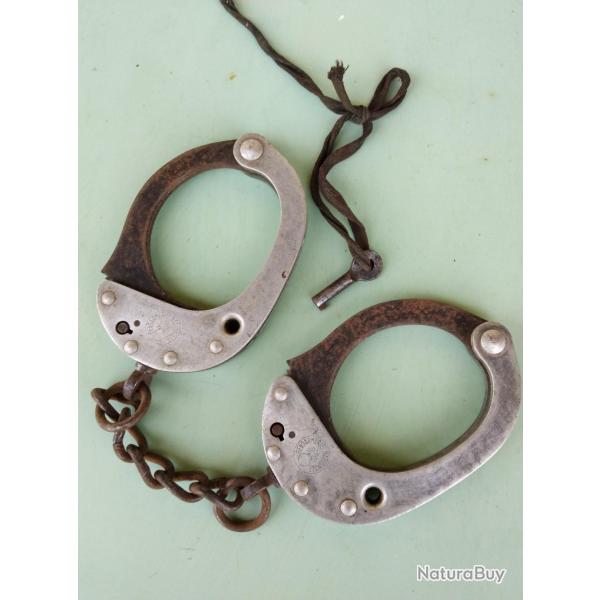 COLLECTION - V�ritables anciennes menottes double s�curit� Gendarmerie Nationale en TBE � nettoy�es