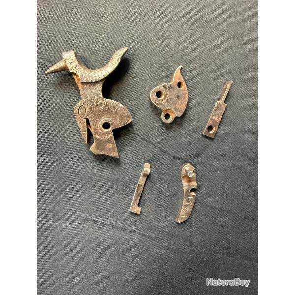 CHIEN COMPLET POUR REVOLVER BODEO 1889 tout type