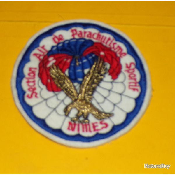 TISSU SECTION AIR DE PARACHUTISME SPORTIF DE NIMES  ,  BON  ETAT VOIR PHOTOS  . POUR TOUT RENSEIGNE