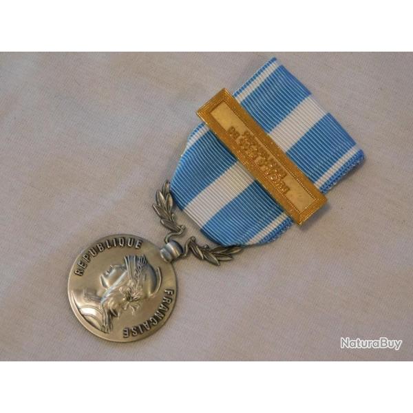 MEDAILLE OUTRE MER + BARETTE REPUBLIQUE DE COTE D IVOIRE    ...  �tat 100% neuf