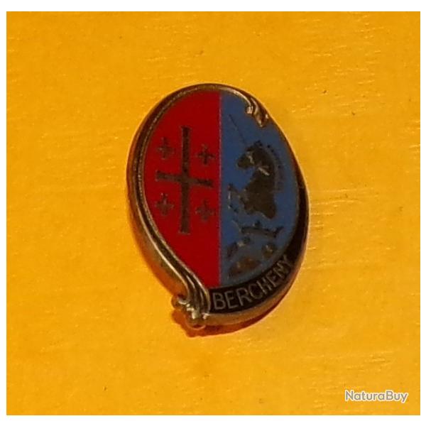 INSIGNE PARACHUTISTE : 1� R.H.P, BERCHENY, croix et croisettes argent�es, pastille oblongue ,�cu ovo