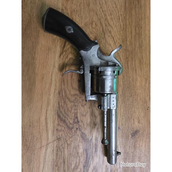 R�volver � Broche Type Lefaucheux Cal 9mm Du XIXe.