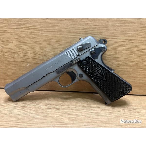 Pistolet semi-automatique F.B Radom cal 9mm mod�le VIS 35.