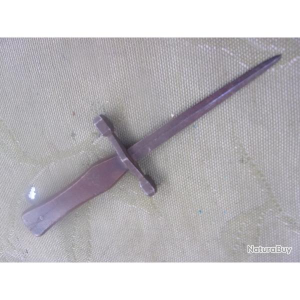 couteau de tranch�e 18,5 cm