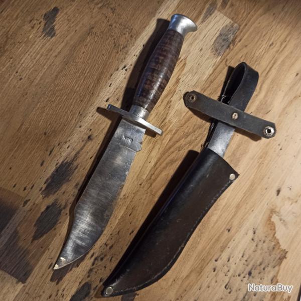 Couteau Poignard de chasse ou de v�nerie poign�e bois lame inox avec �tui
