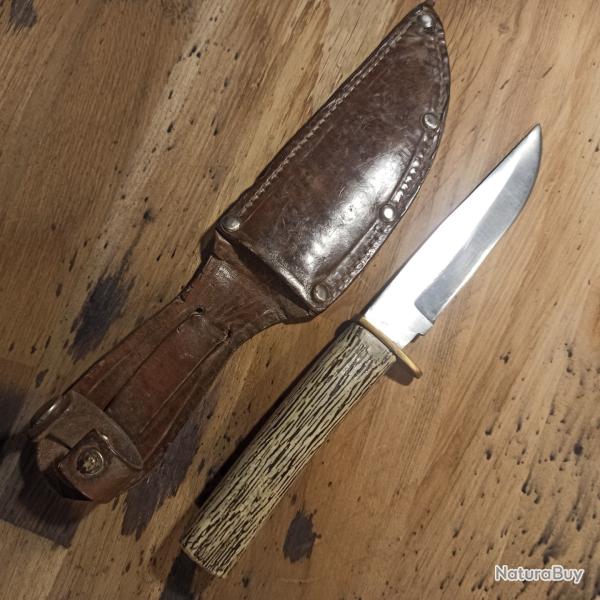 Couteau Poignard de chasse ou de v�nerie poign�e synth�tique imitation corne avec �tui cuir