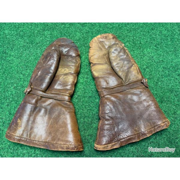 PAIRE DE MOUFLE  FOURR�  MILITAIRE  CIVIL ?  WW2