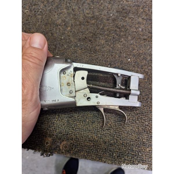 m�canique compl�te superpos� HUGLU 104 A chien,percuteurs,ressort,etc.....