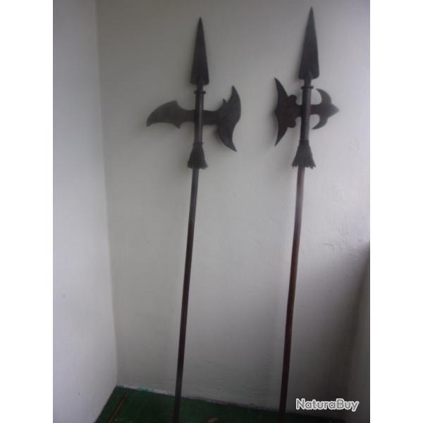 paire de hallebardes reproductions