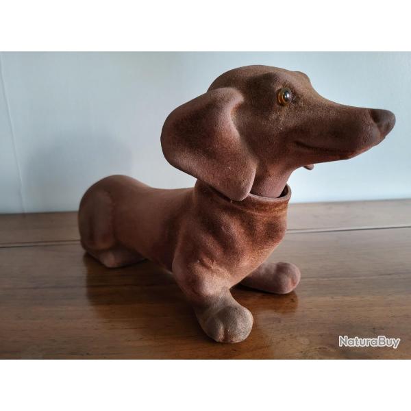 CHIEN  " TECKEL " PENDULAIRE Ann�e 1960 ..