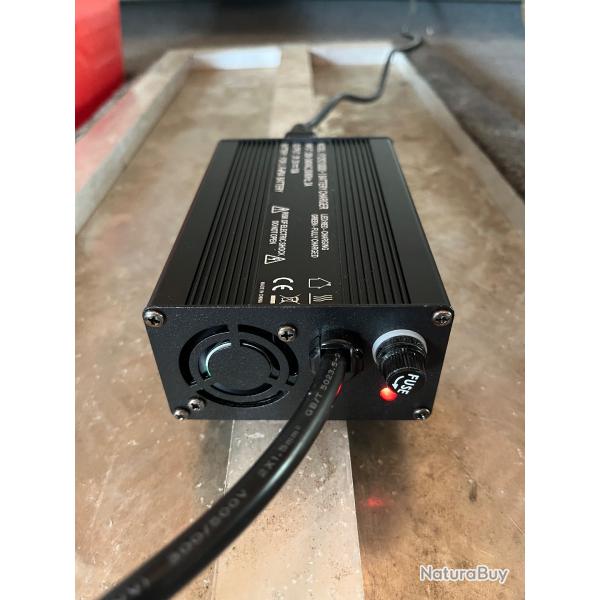 Chargeur batterie lithium POWEE neuf