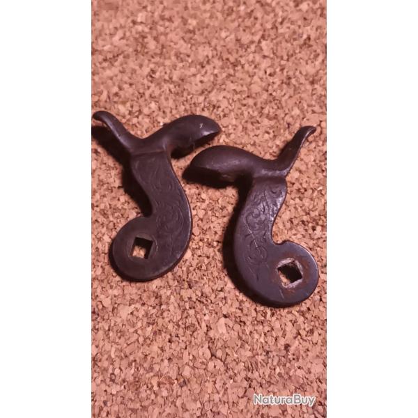 Paire de chien pour fusil