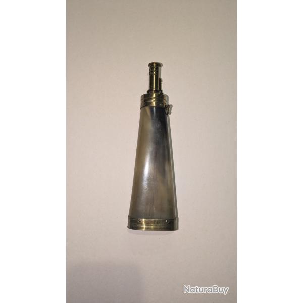 Poire � poudre en corne
