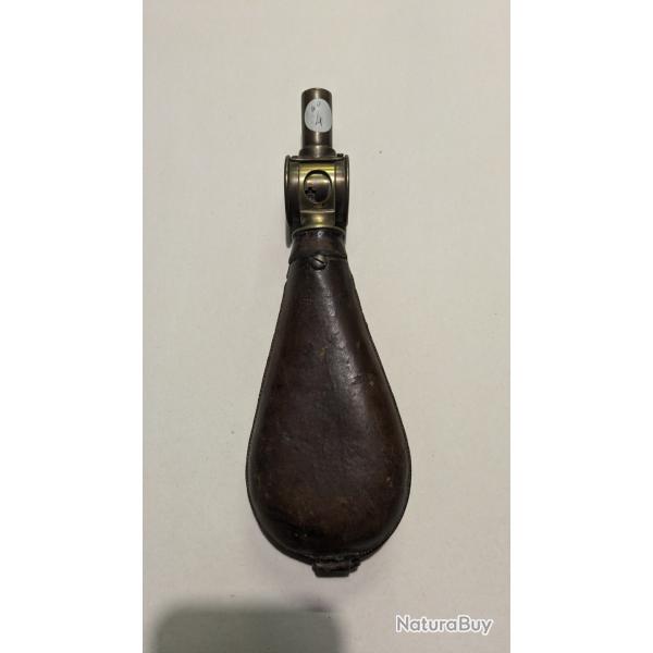 Poire � poudre en cuir bec verseur doseur n4
