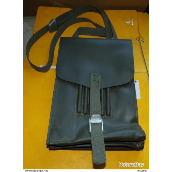 PORTE CARTES DE L'EX ALLEMAGNE DE L'OUEST DE 1962 , AVEC EMPLACEMENT POUR LA REGLE , LA GOMME ET LES