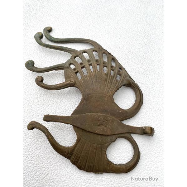 Monture de sabre d'officier � garde de bataille