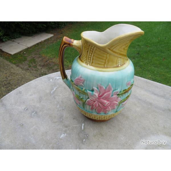 Ancien pichet en barbotine, mod�le Narcisses - Mouzin-Lecat H22Cm - Belgique (Vers 1870)